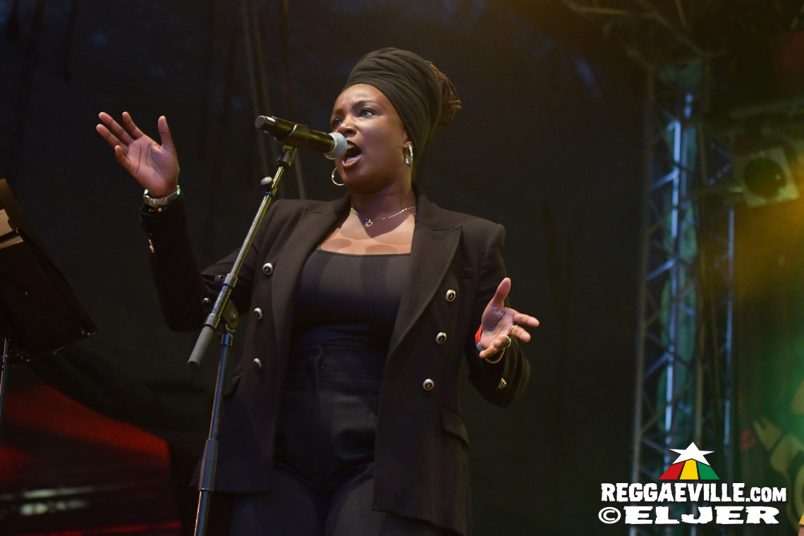 Queen Omega, Clinton Fearon, Turbulence