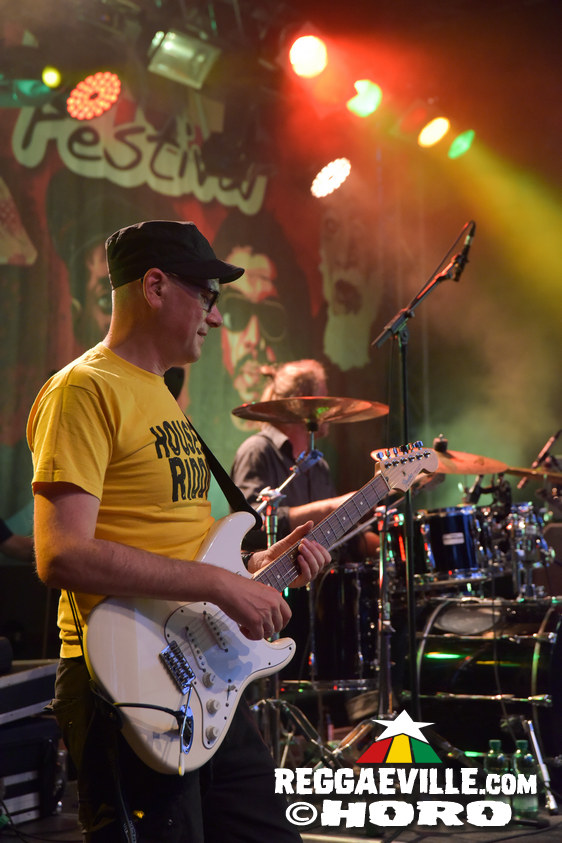 Queen Omega, Clinton Fearon, Turbulence