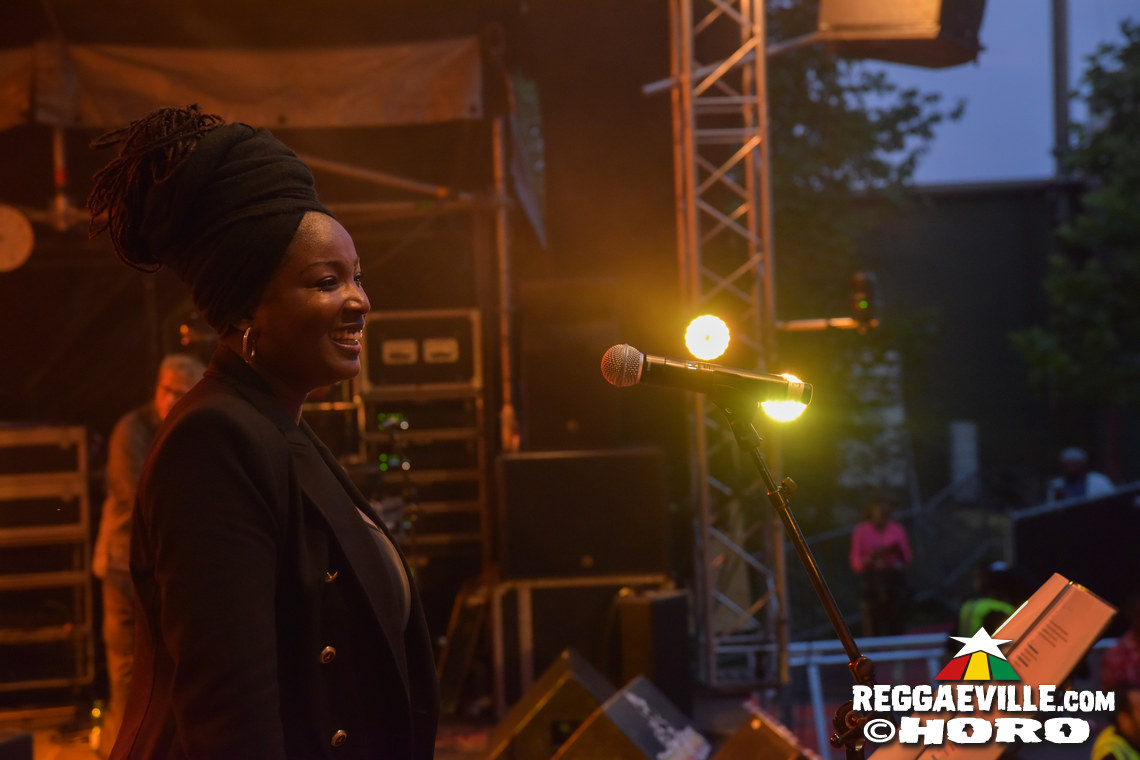 Queen Omega, Clinton Fearon, Turbulence