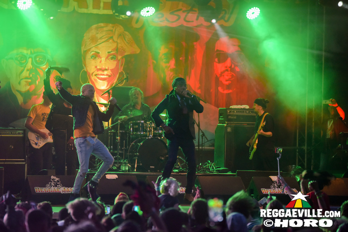 Queen Omega, Clinton Fearon, Turbulence