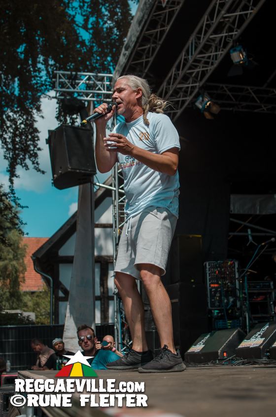 Ganjaman, Kingseyes, Irie Miah & The Massive Vibes