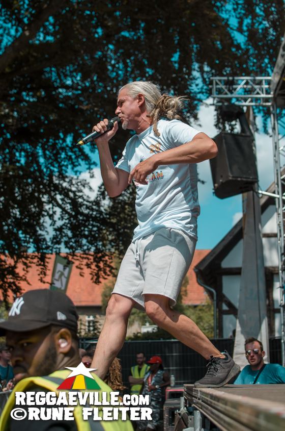 Ganjaman, Kingseyes, Irie Miah & The Massive Vibes