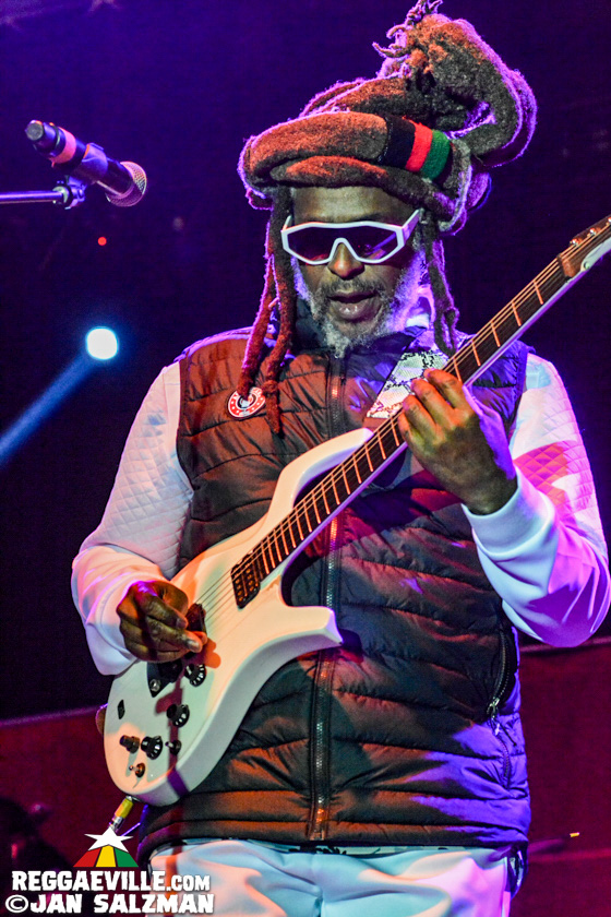Barrington Levy, Steel Pulse