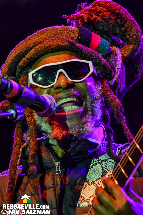 Barrington Levy, Steel Pulse