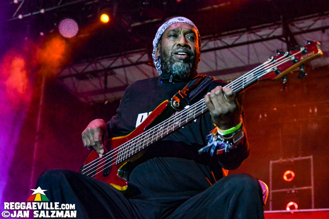 Barrington Levy, Steel Pulse