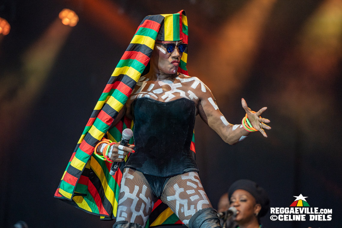 Grace Jones, Etana