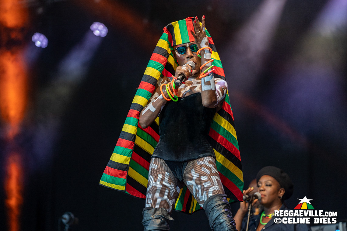 Grace Jones, Etana
