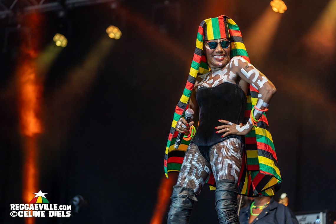 Grace Jones, Etana