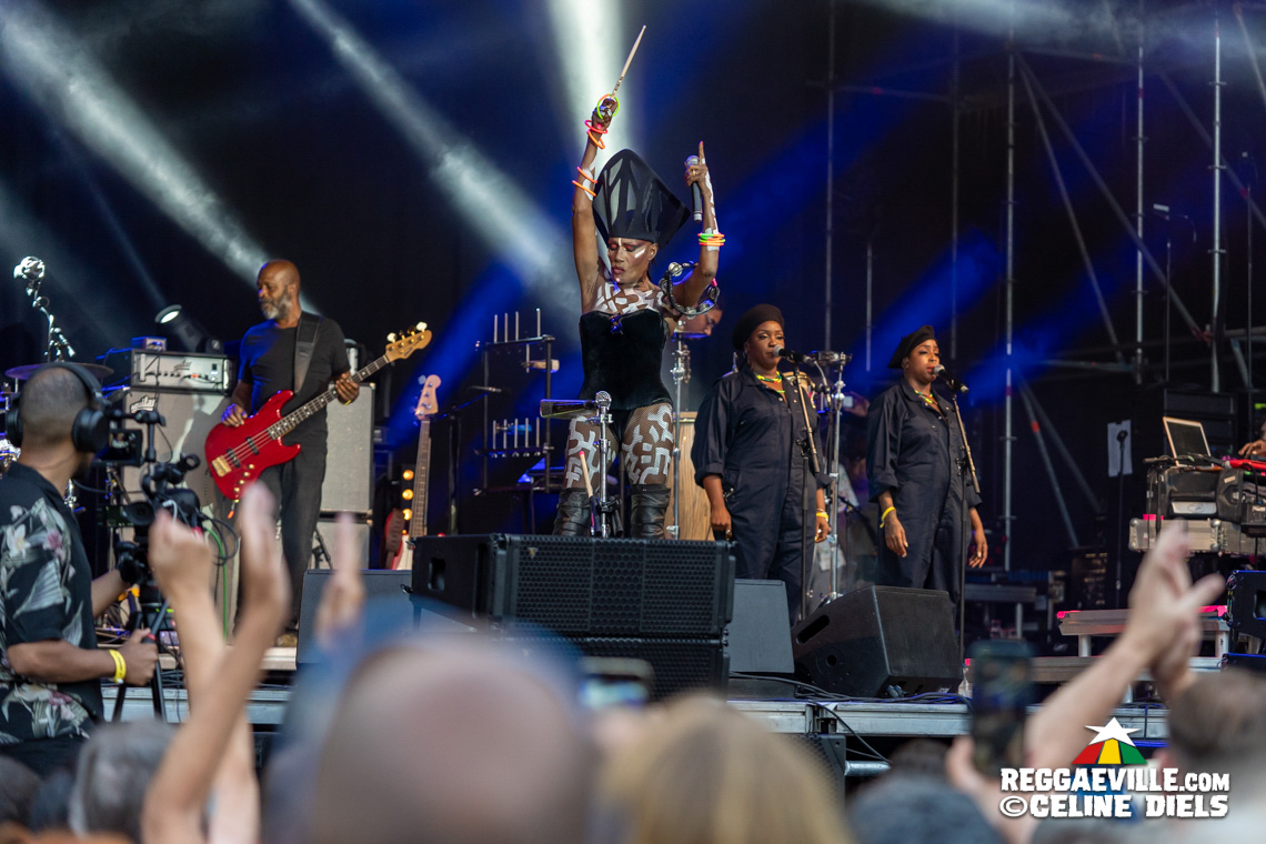 Grace Jones, Etana