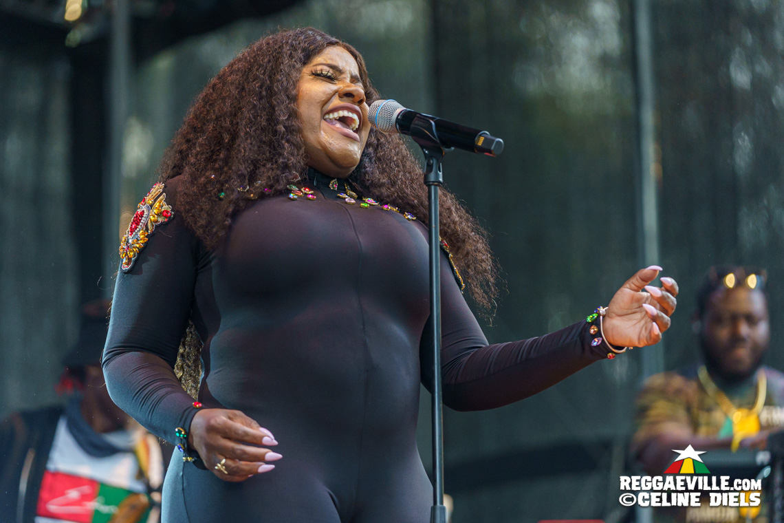 Grace Jones, Etana