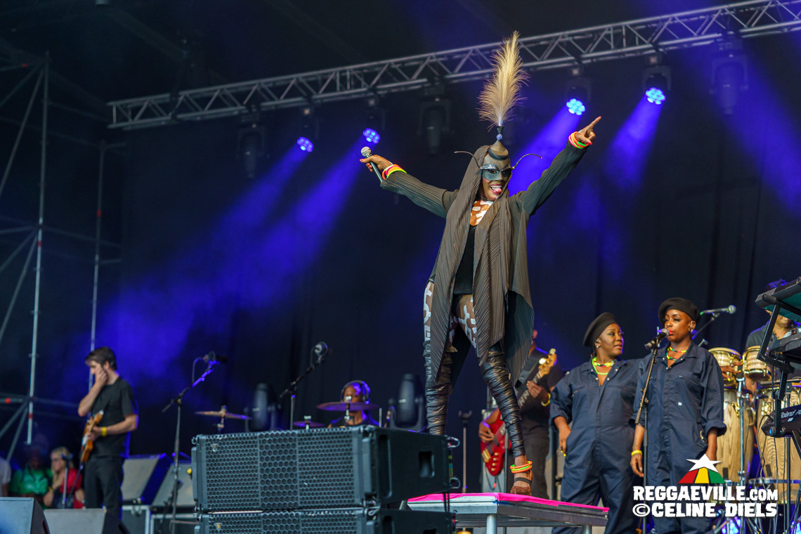 Grace Jones, Etana