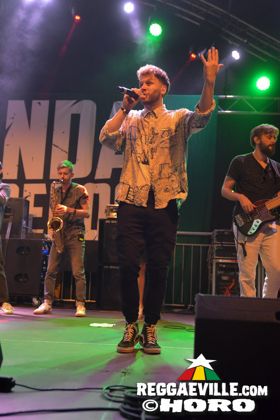 Banda Senderos, Grasshoppers