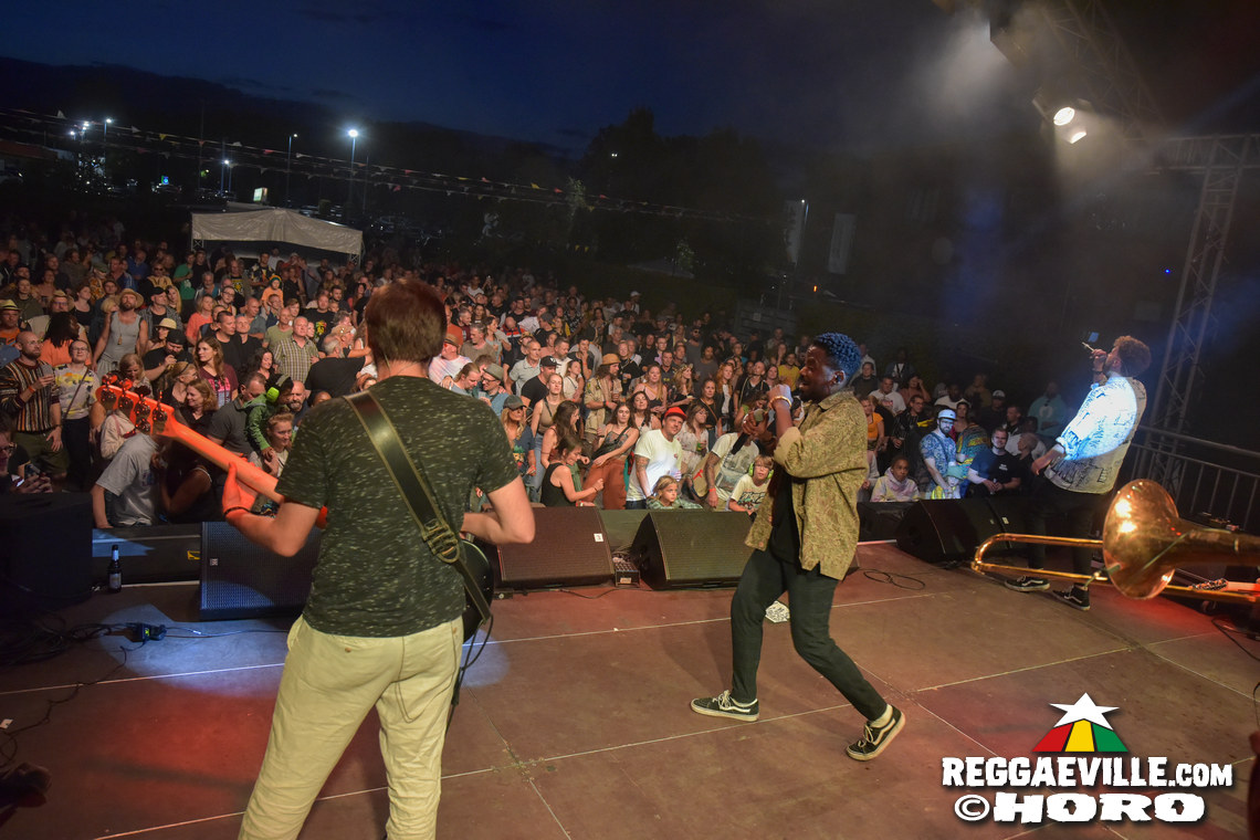 Banda Senderos, Grasshoppers