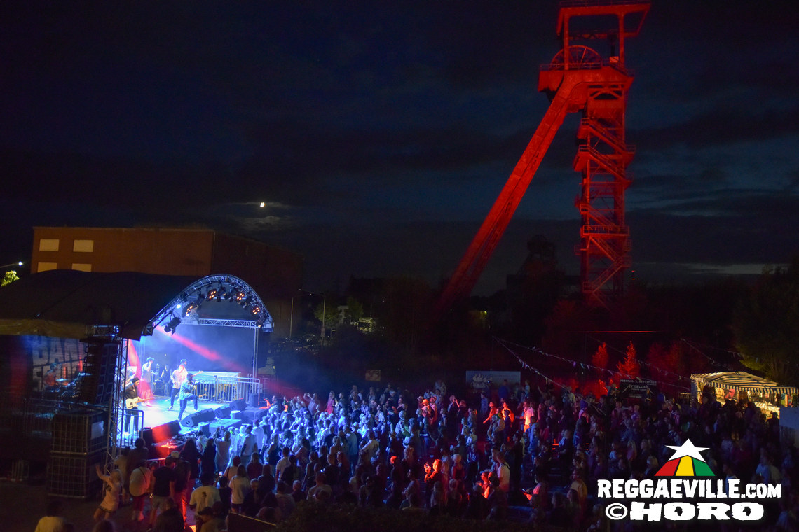 Banda Senderos, Grasshoppers