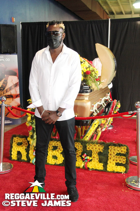 Robbie Shakespeare - Public Viewing