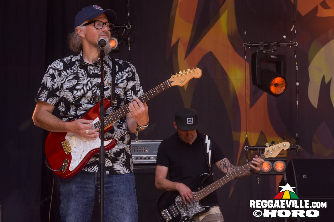 Dr. Ring Ding, Verse iTal, Dancing School - Munixx Inna Motion