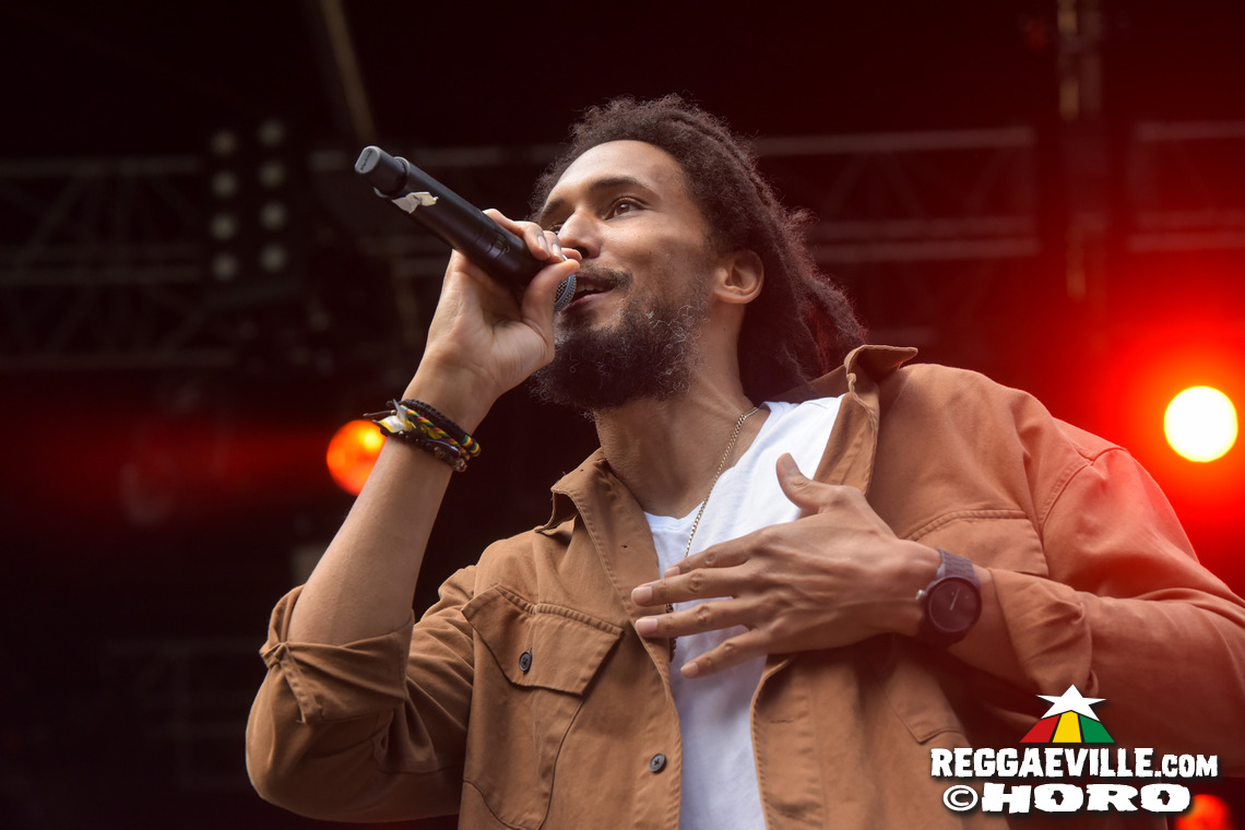 Dr. Ring Ding, Verse iTal, Dancing School - Munixx Inna Motion