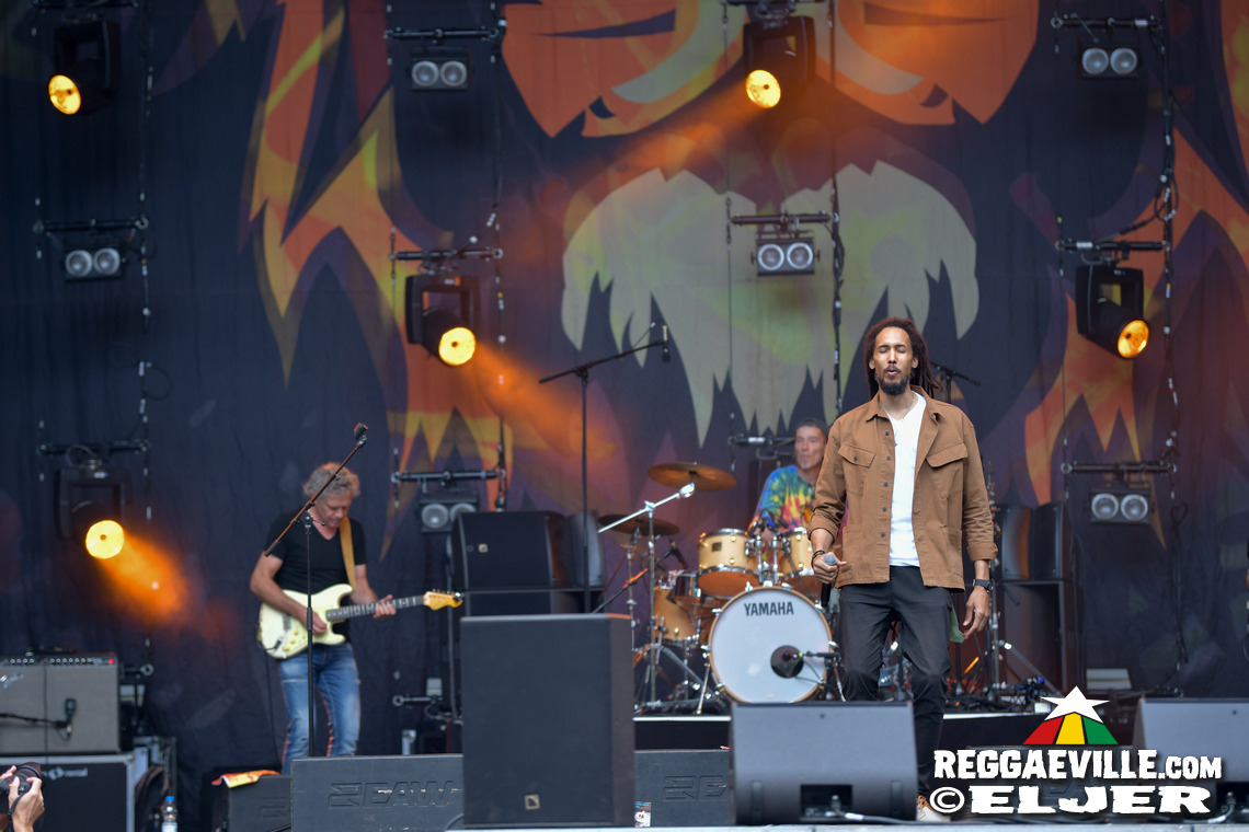 Dr. Ring Ding, Verse iTal, Dancing School - Munixx Inna Motion