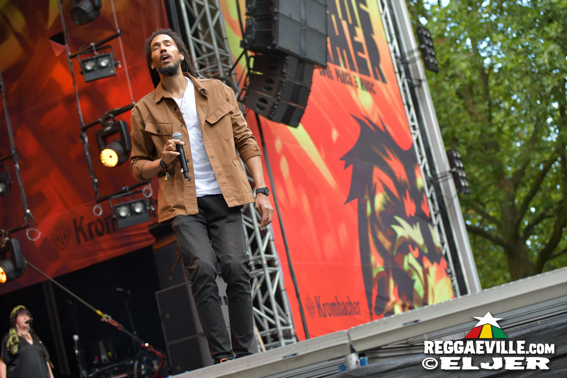 Dr. Ring Ding, Verse iTal, Dancing School - Munixx Inna Motion