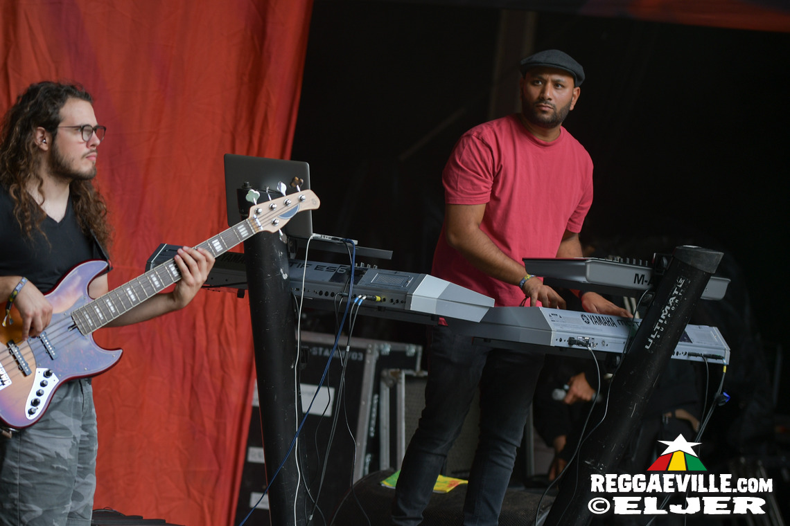 Dr. Ring Ding, Verse iTal, Dancing School - Munixx Inna Motion