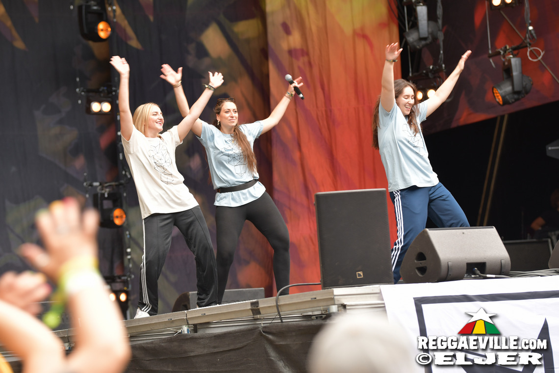 Dr. Ring Ding, Verse iTal, Dancing School - Munixx Inna Motion