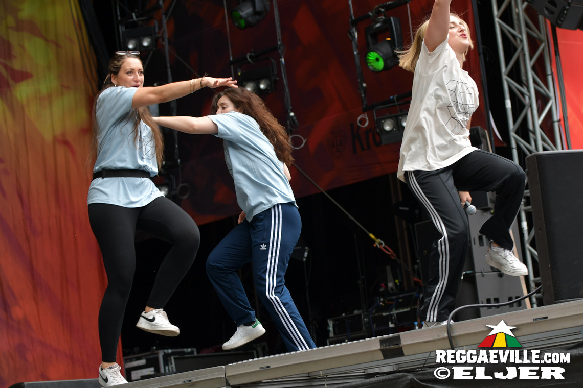 Dr. Ring Ding, Verse iTal, Dancing School - Munixx Inna Motion