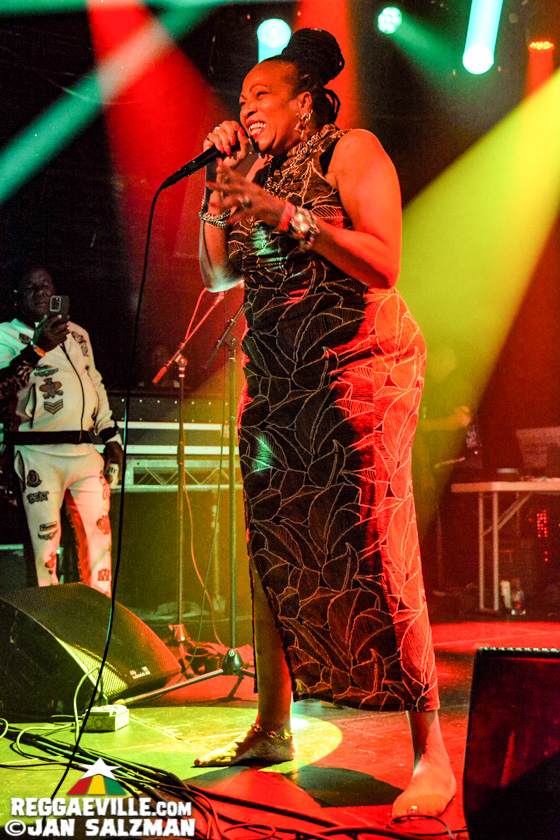 Sister Nancy, Tippa Lee