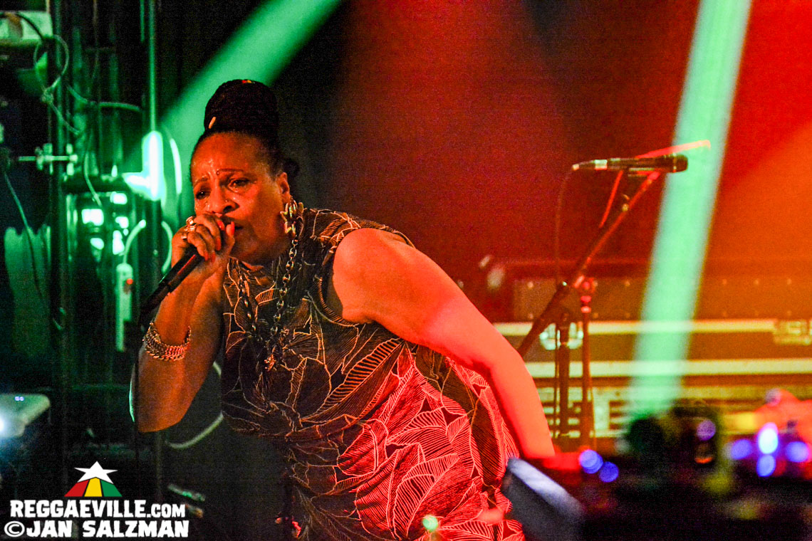 Sister Nancy, Tippa Lee