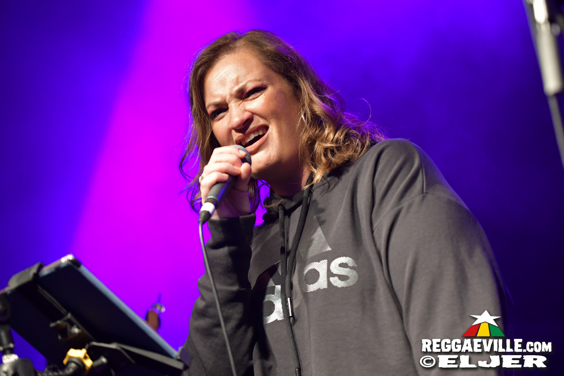 The Slapstickers, Cut Capers