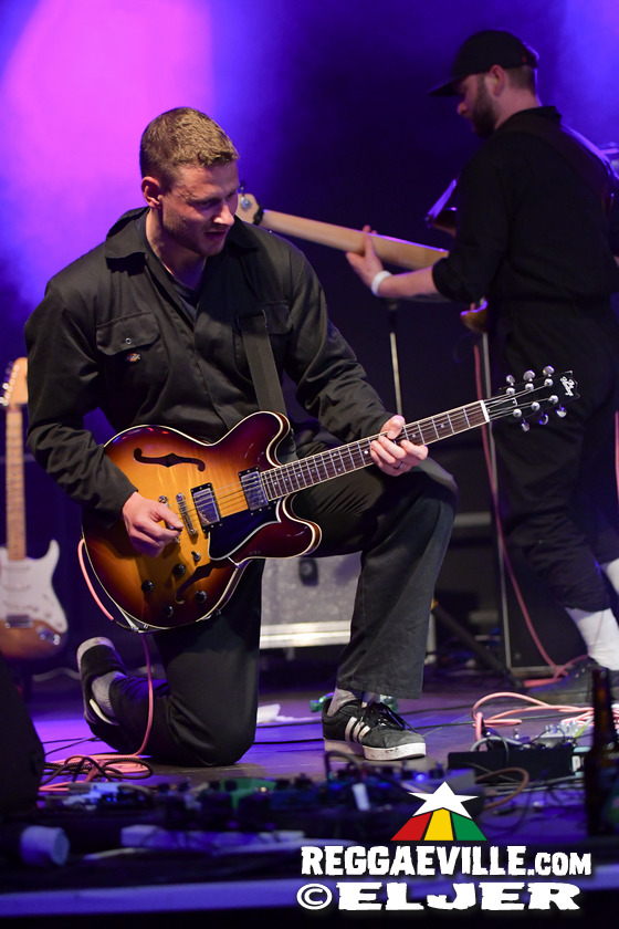 The Slapstickers, Cut Capers