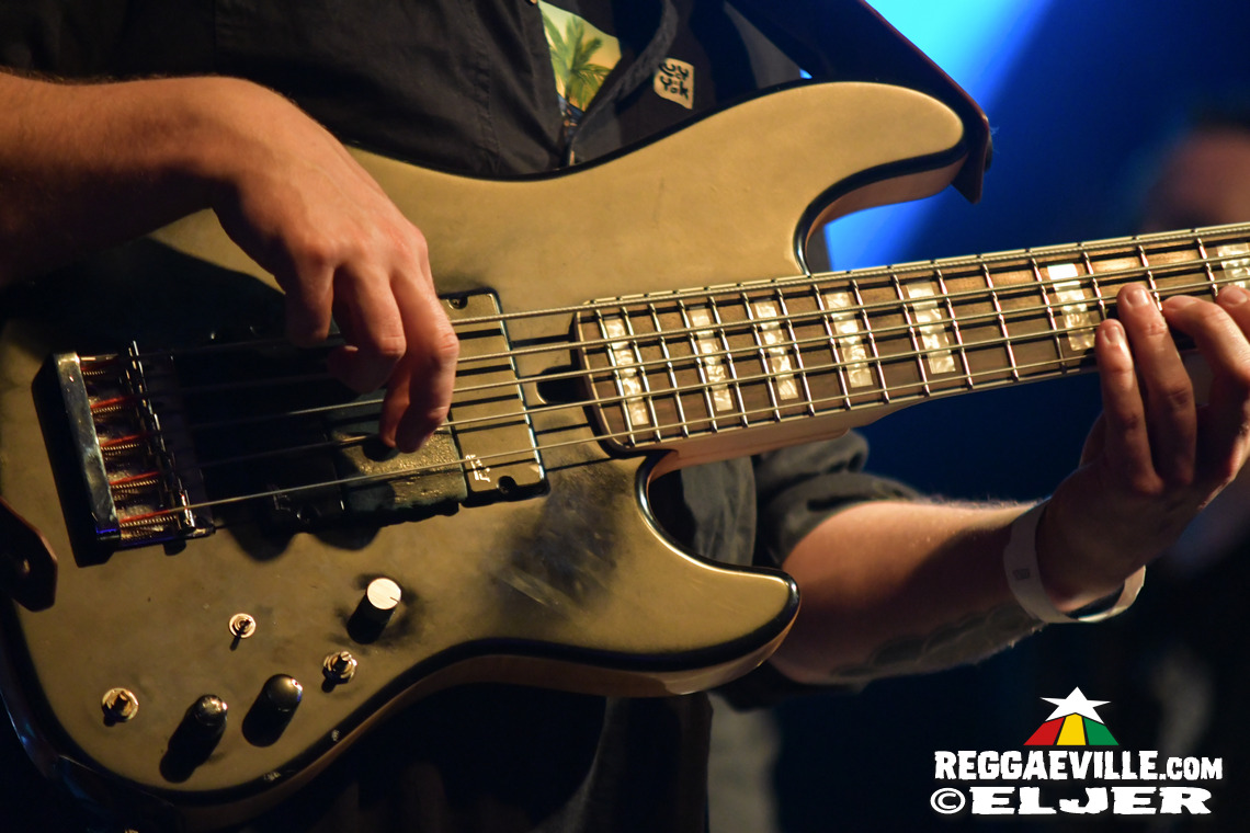 The Slapstickers, Cut Capers