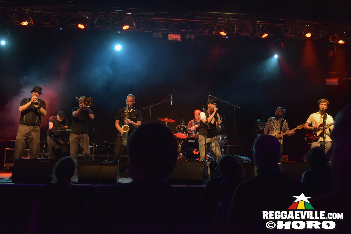 The Slapstickers, Cut Capers