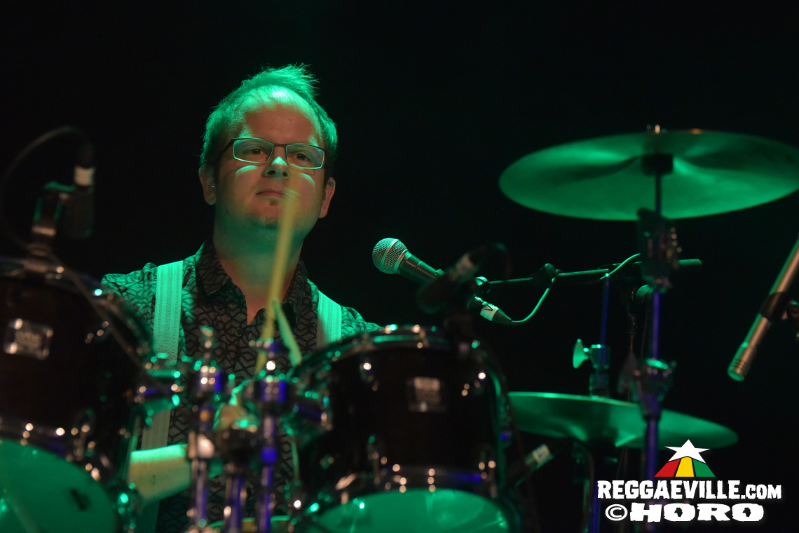 The Slapstickers, Cut Capers