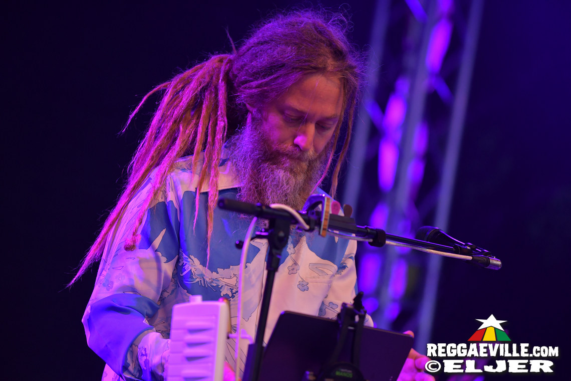 Mike Love, Toké, Martin Jondo