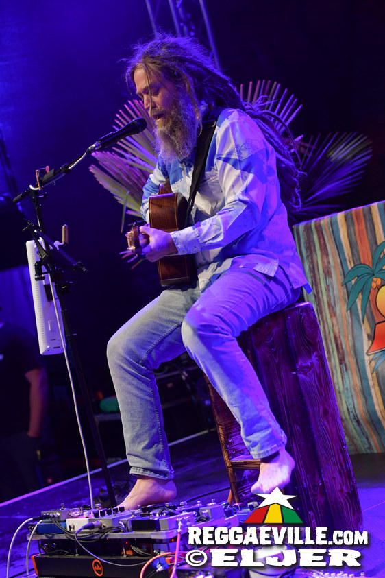 Mike Love, Toké, Martin Jondo