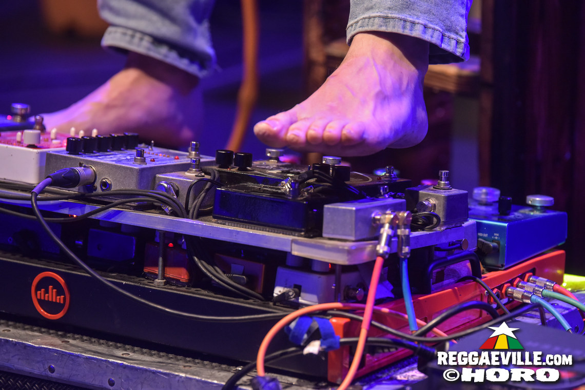 Mike Love, Toké, Martin Jondo