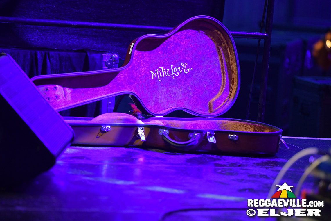 Mike Love, Toké, Martin Jondo