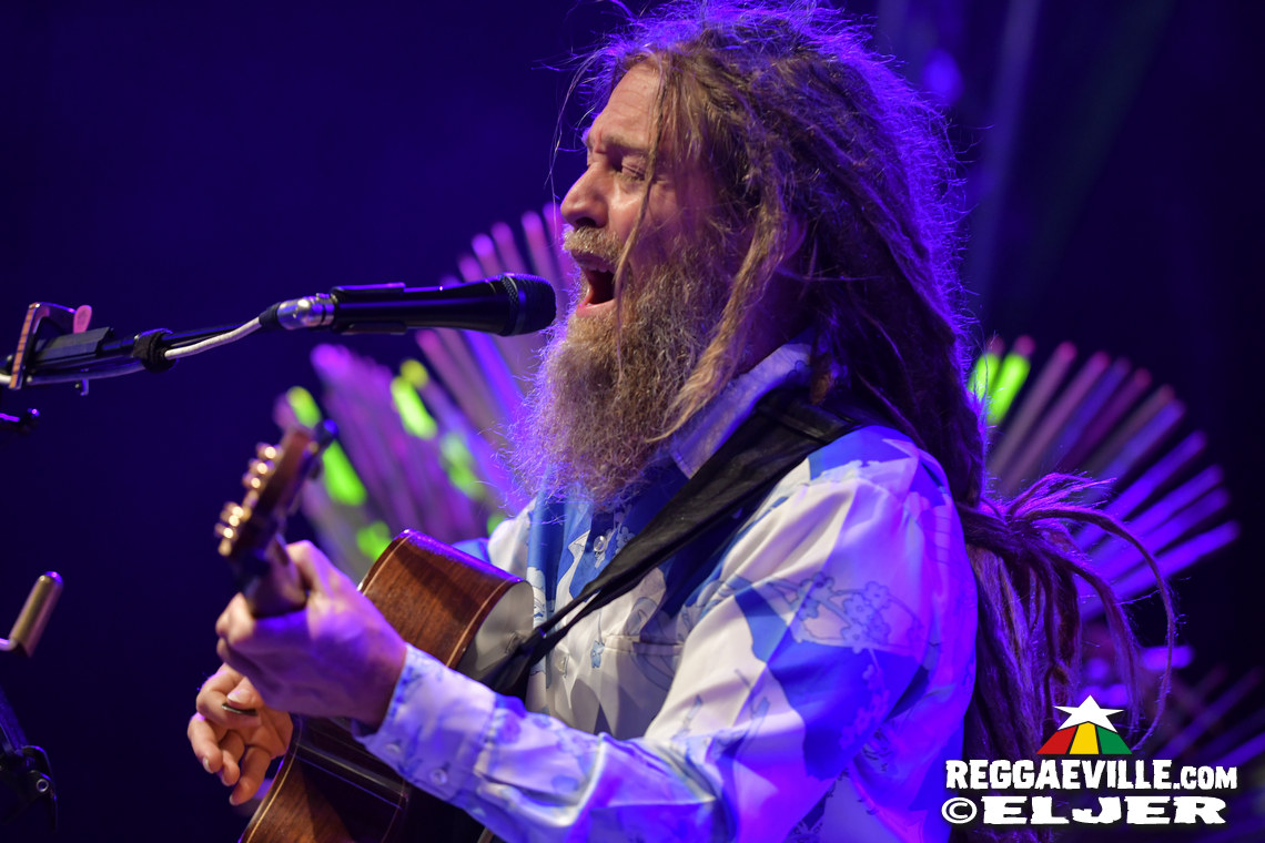 Mike Love, Toké, Martin Jondo