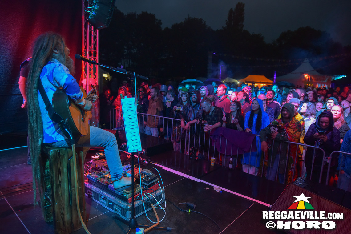 Mike Love, Toké, Martin Jondo