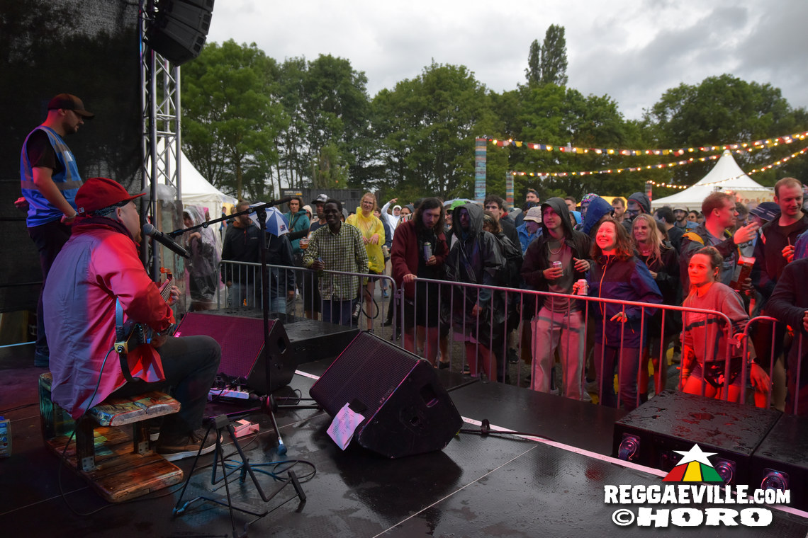 Mike Love, Toké, Martin Jondo