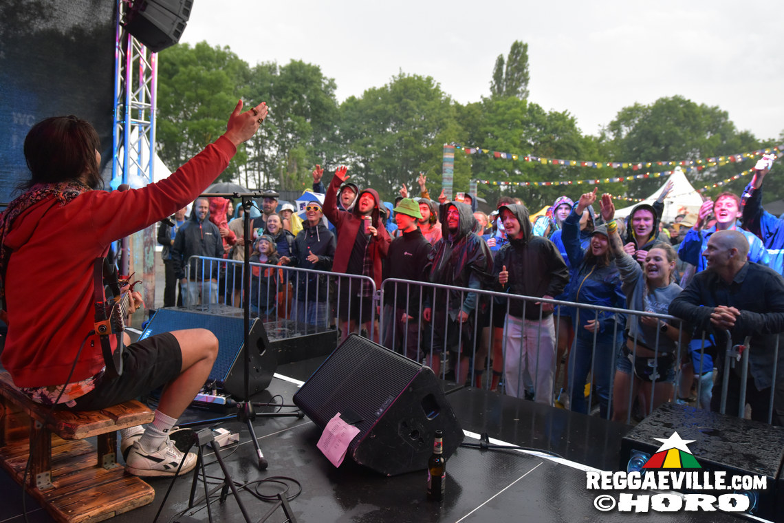 Mike Love, Toké, Martin Jondo