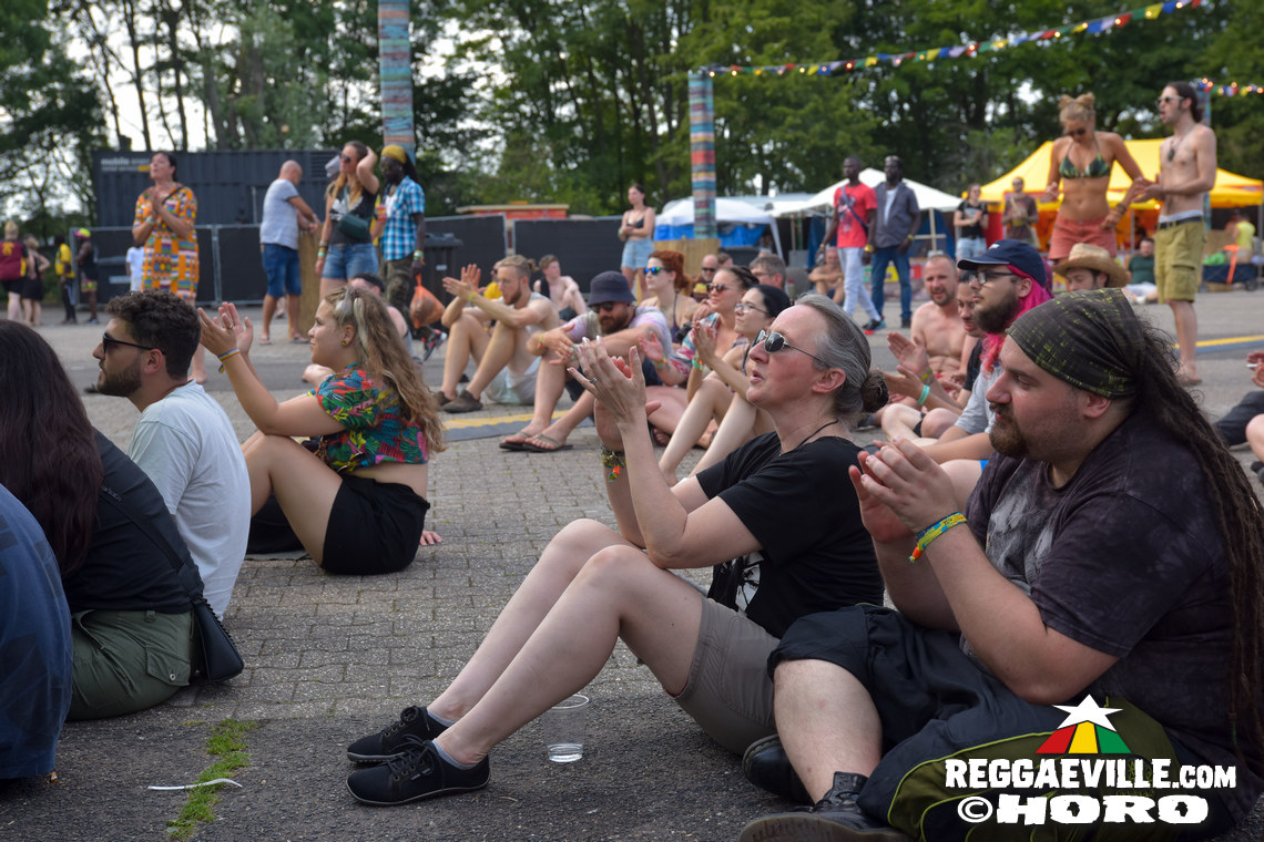 Mike Love, Toké, Martin Jondo