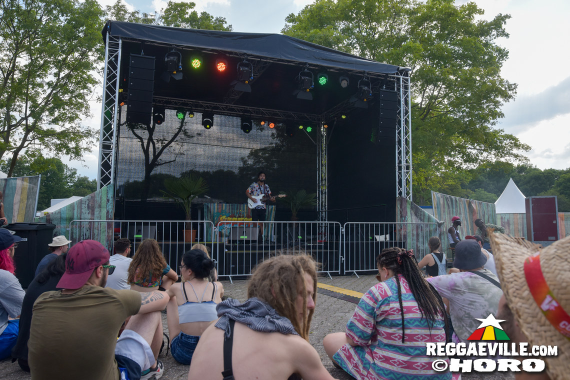 Mike Love, Toké, Martin Jondo