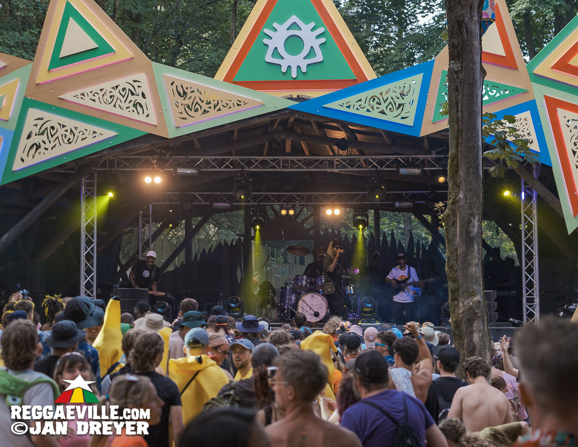 Micah Shemaiah & The Dreadites, Macka B, Ranking Joe