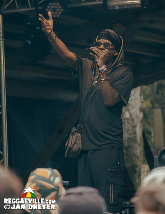 Micah Shemaiah & The Dreadites, Macka B, Ranking Joe