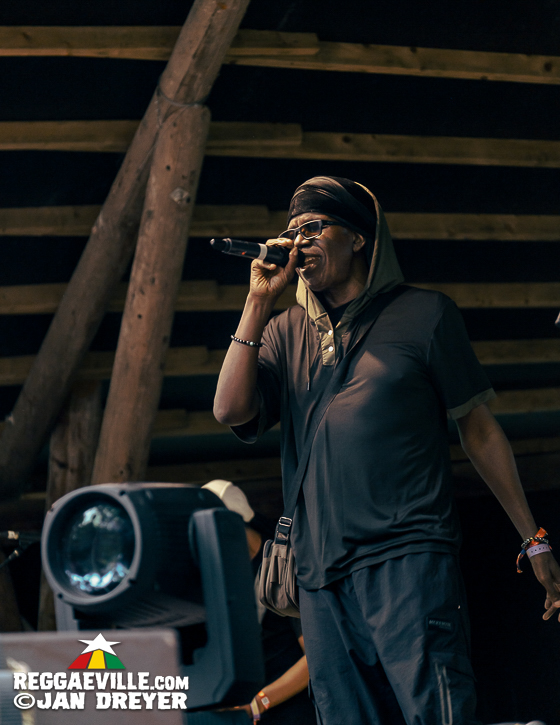 Micah Shemaiah & The Dreadites, Macka B, Ranking Joe