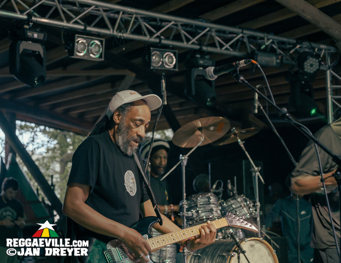 Micah Shemaiah & The Dreadites, Macka B, Ranking Joe