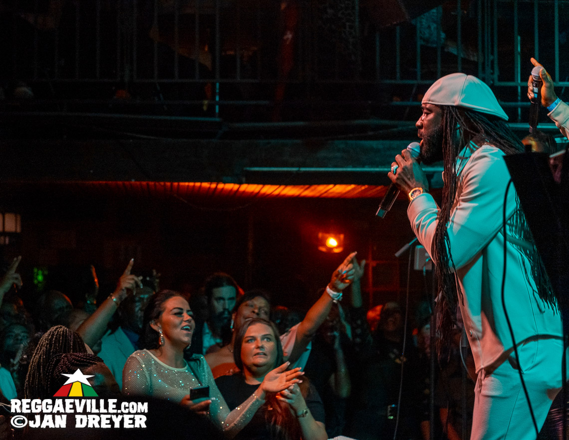 Freddie McGregor feat. Stephen & Chino plus Beenie Man & Tippa Irie