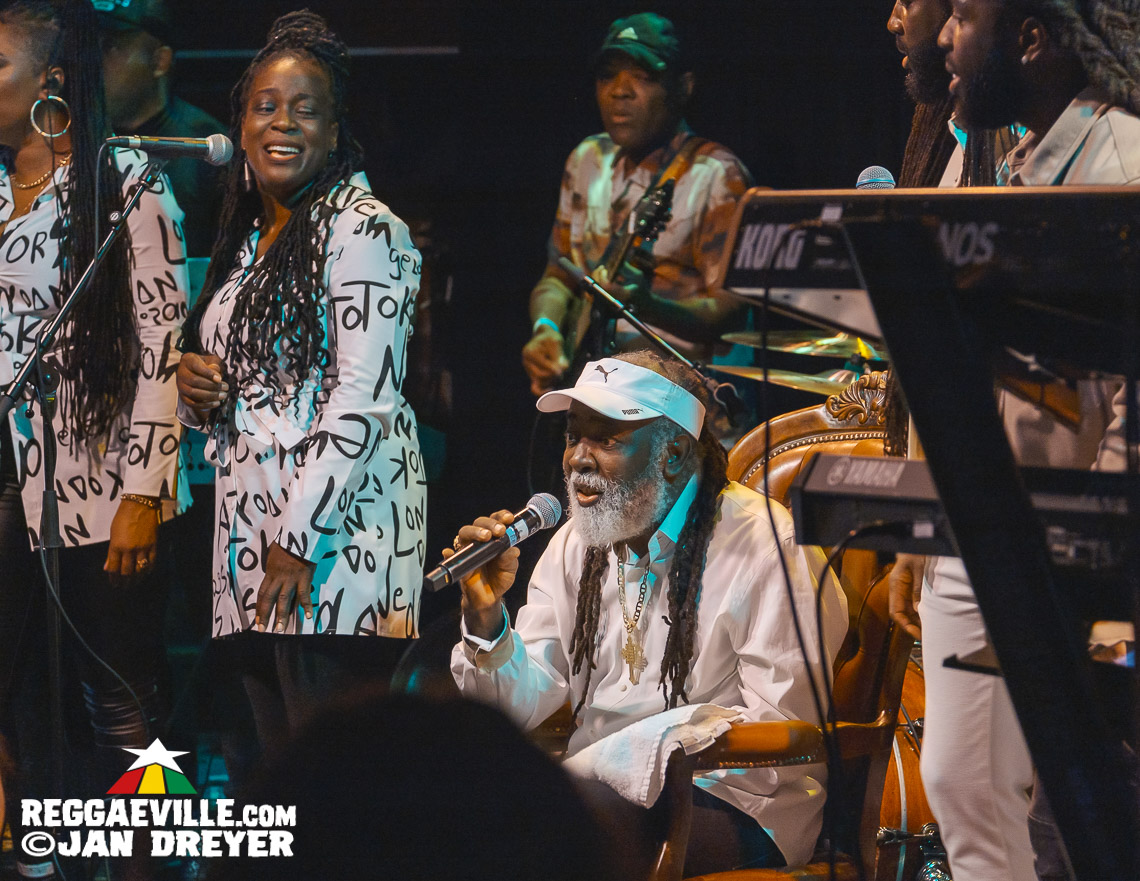 Freddie McGregor feat. Stephen & Chino plus Beenie Man & Tippa Irie