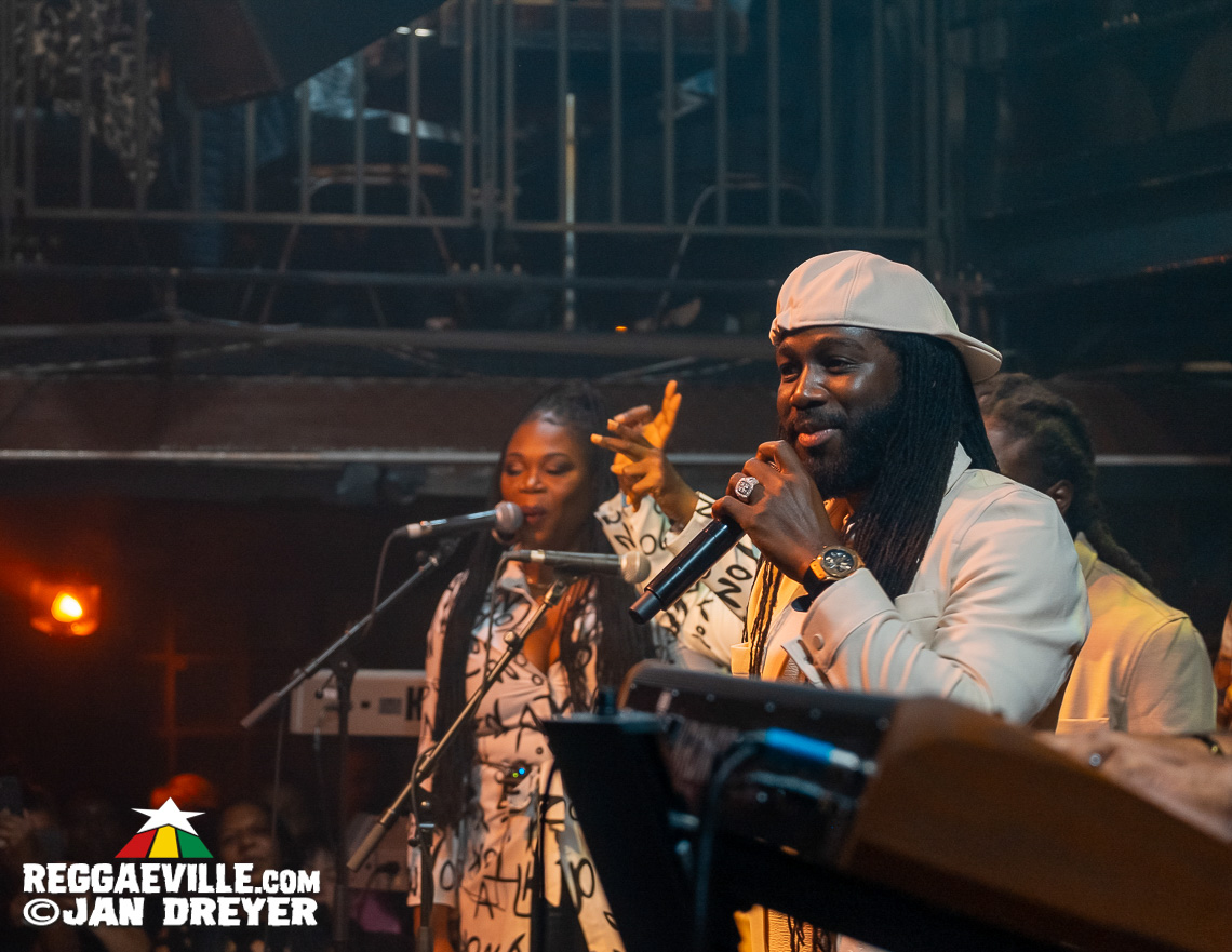 Freddie McGregor feat. Stephen & Chino plus Beenie Man & Tippa Irie